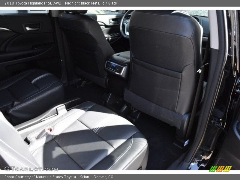 Midnight Black Metallic / Black 2018 Toyota Highlander SE AWD