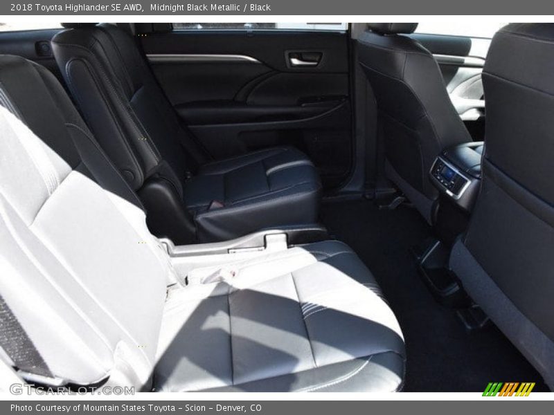 Midnight Black Metallic / Black 2018 Toyota Highlander SE AWD