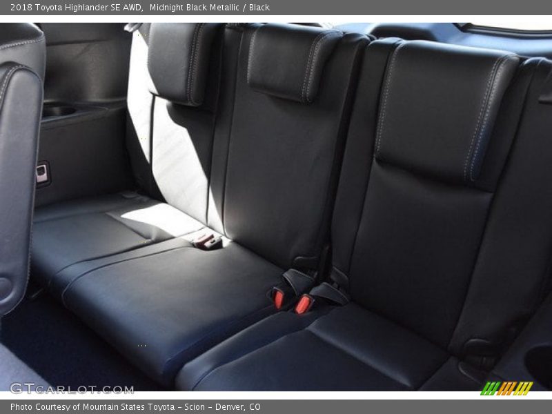 Midnight Black Metallic / Black 2018 Toyota Highlander SE AWD