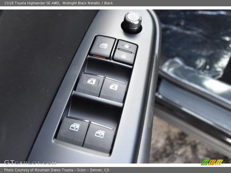 Midnight Black Metallic / Black 2018 Toyota Highlander SE AWD