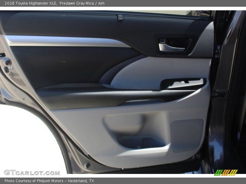 Predawn Gray Mica / Ash 2018 Toyota Highlander XLE