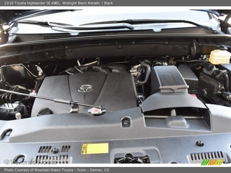 Midnight Black Metallic / Black 2018 Toyota Highlander SE AWD