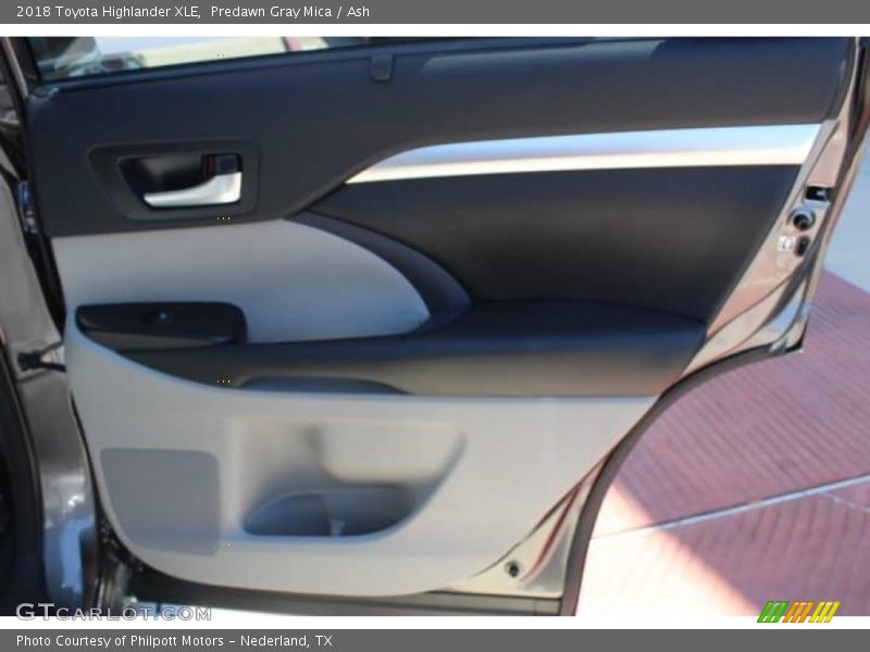 Predawn Gray Mica / Ash 2018 Toyota Highlander XLE