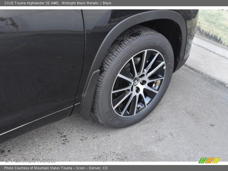 Midnight Black Metallic / Black 2018 Toyota Highlander SE AWD