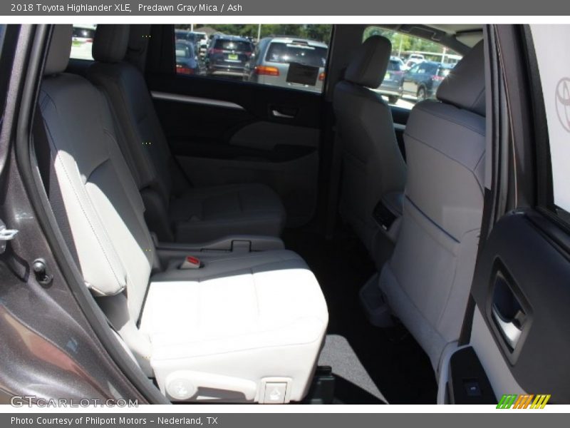 Predawn Gray Mica / Ash 2018 Toyota Highlander XLE