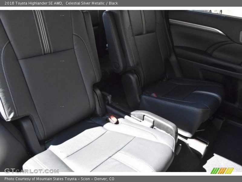 Celestial Silver Metallic / Black 2018 Toyota Highlander SE AWD