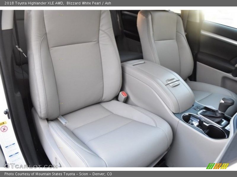 Blizzard White Pearl / Ash 2018 Toyota Highlander XLE AWD