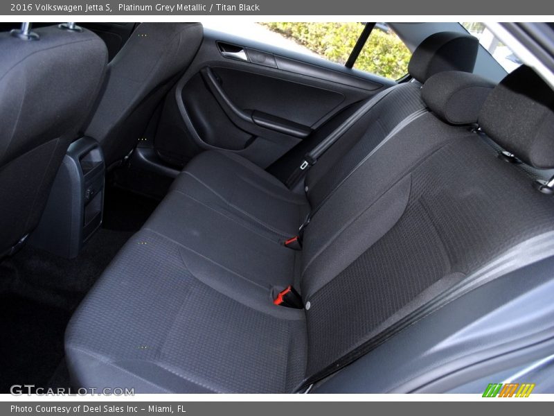 Platinum Grey Metallic / Titan Black 2016 Volkswagen Jetta S