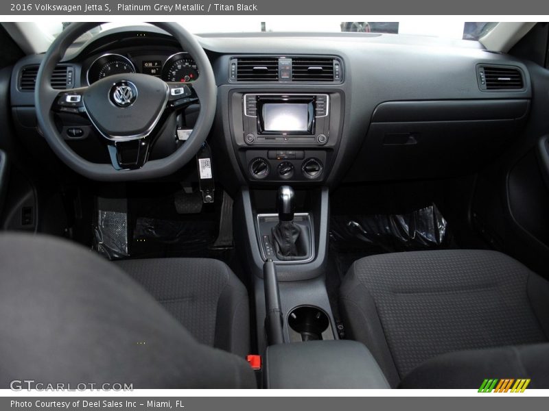 Platinum Grey Metallic / Titan Black 2016 Volkswagen Jetta S