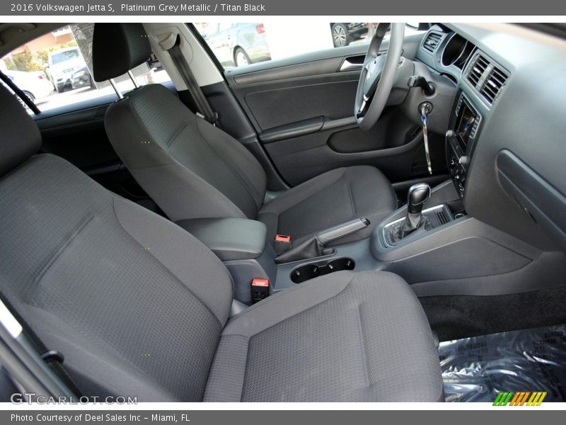Platinum Grey Metallic / Titan Black 2016 Volkswagen Jetta S