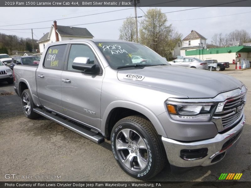 Front 3/4 View of 2019 1500 Laramie Crew Cab 4x4