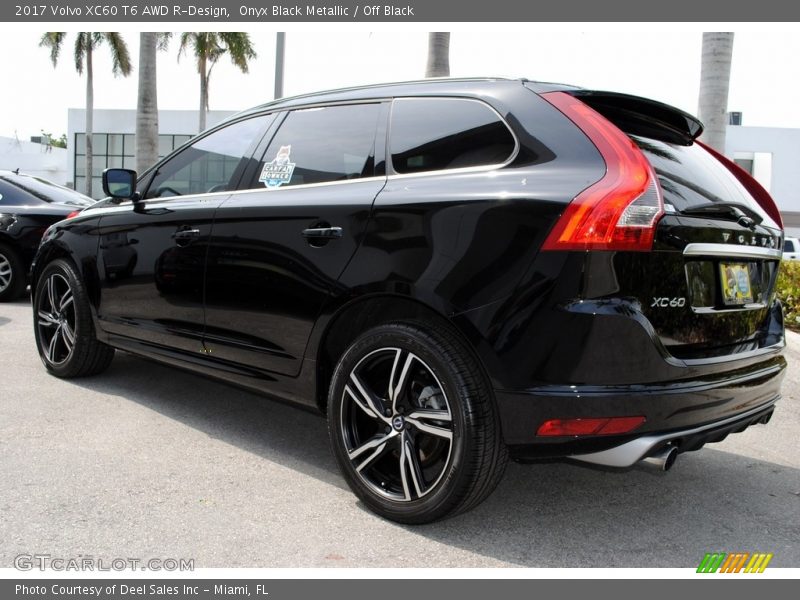 Onyx Black Metallic / Off Black 2017 Volvo XC60 T6 AWD R-Design