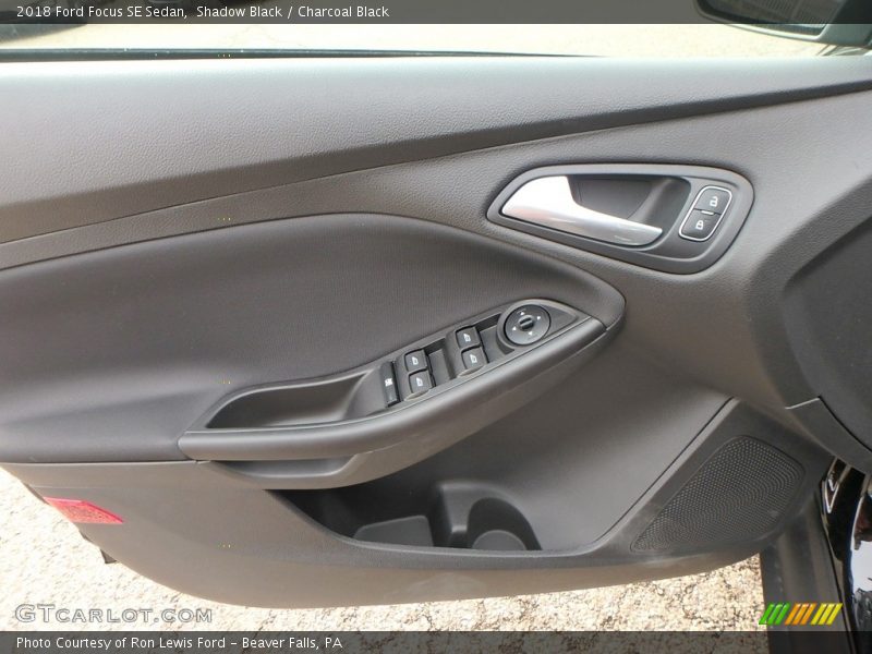 Shadow Black / Charcoal Black 2018 Ford Focus SE Sedan