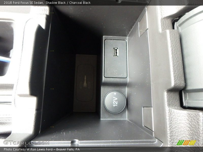 Shadow Black / Charcoal Black 2018 Ford Focus SE Sedan
