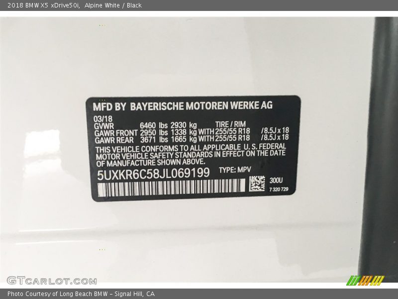 Alpine White / Black 2018 BMW X5 xDrive50i