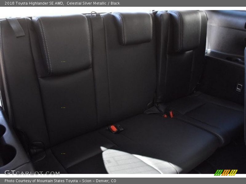 Celestial Silver Metallic / Black 2018 Toyota Highlander SE AWD