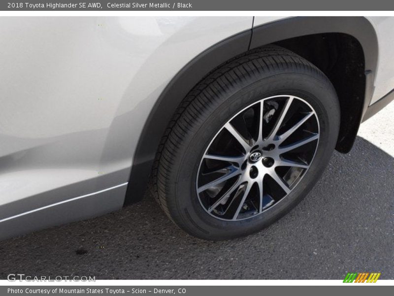 Celestial Silver Metallic / Black 2018 Toyota Highlander SE AWD