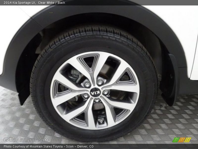 Clear White / Black 2014 Kia Sportage LX