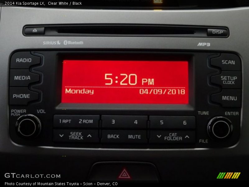 Clear White / Black 2014 Kia Sportage LX