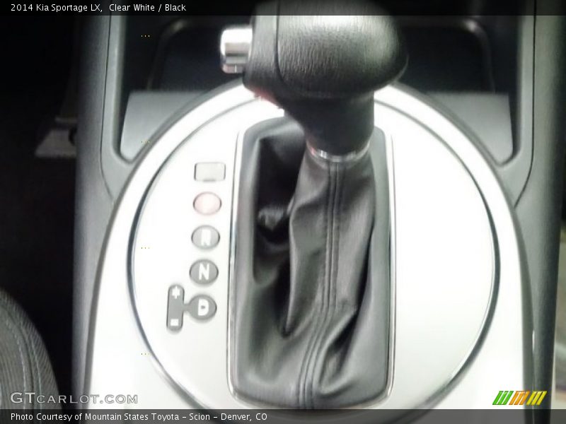 Clear White / Black 2014 Kia Sportage LX