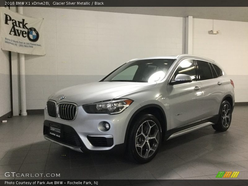 Glacier Silver Metallic / Black 2018 BMW X1 xDrive28i