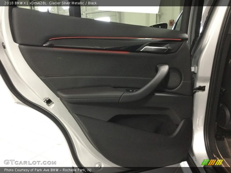 Glacier Silver Metallic / Black 2018 BMW X1 xDrive28i