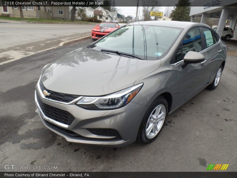 Pepperdust Metallic / Jet Black 2018 Chevrolet Cruze LT