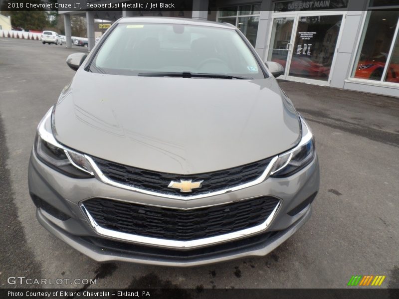 Pepperdust Metallic / Jet Black 2018 Chevrolet Cruze LT