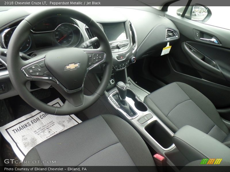 Pepperdust Metallic / Jet Black 2018 Chevrolet Cruze LT