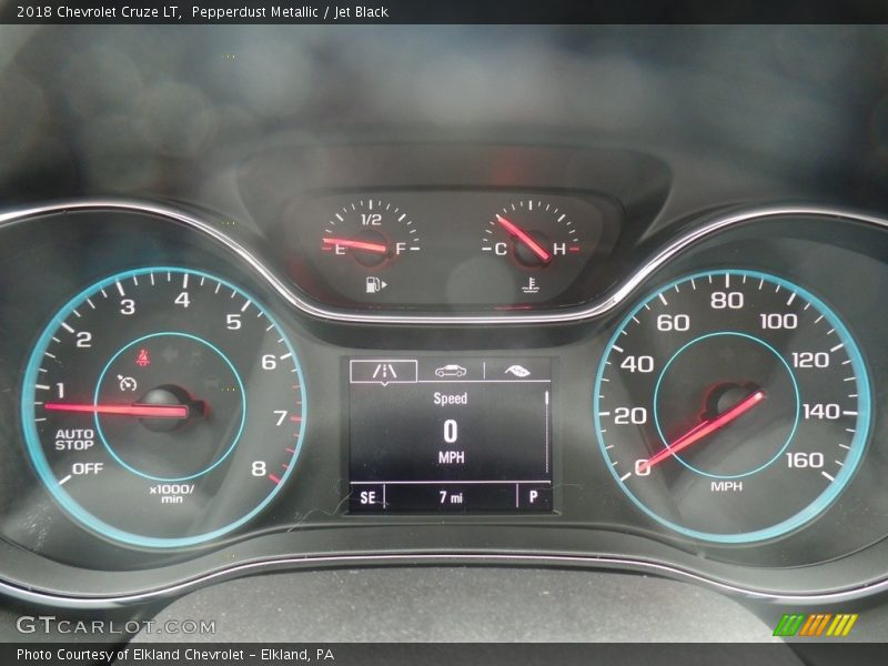 Pepperdust Metallic / Jet Black 2018 Chevrolet Cruze LT