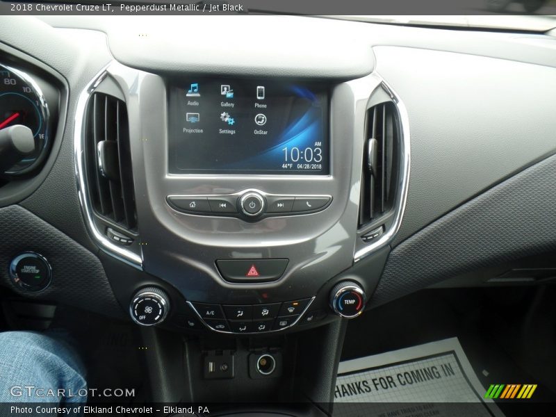 Pepperdust Metallic / Jet Black 2018 Chevrolet Cruze LT