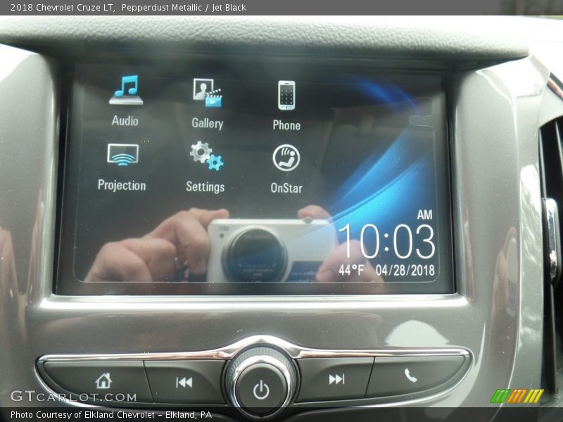 Pepperdust Metallic / Jet Black 2018 Chevrolet Cruze LT