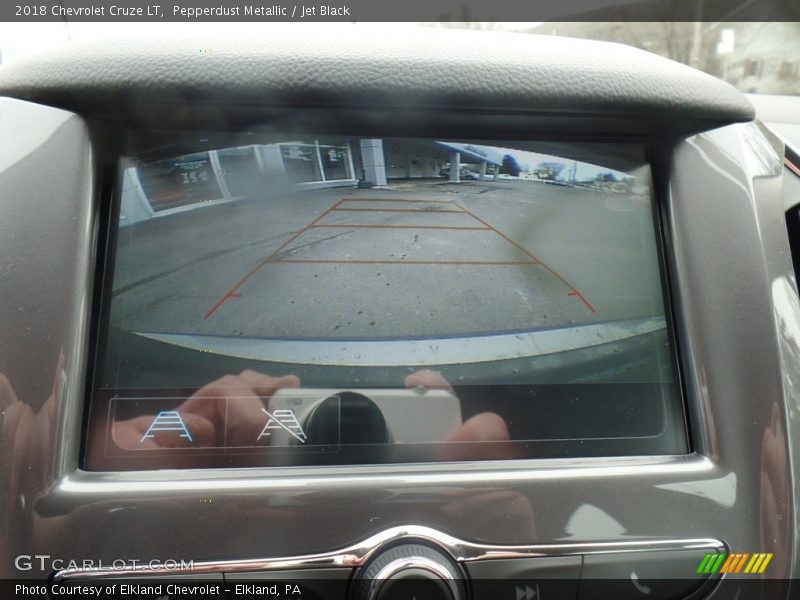 Pepperdust Metallic / Jet Black 2018 Chevrolet Cruze LT