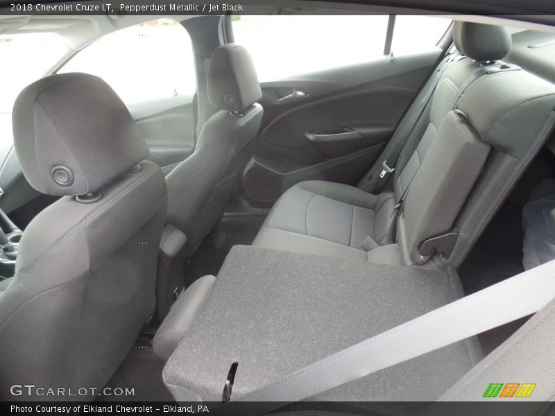 Pepperdust Metallic / Jet Black 2018 Chevrolet Cruze LT