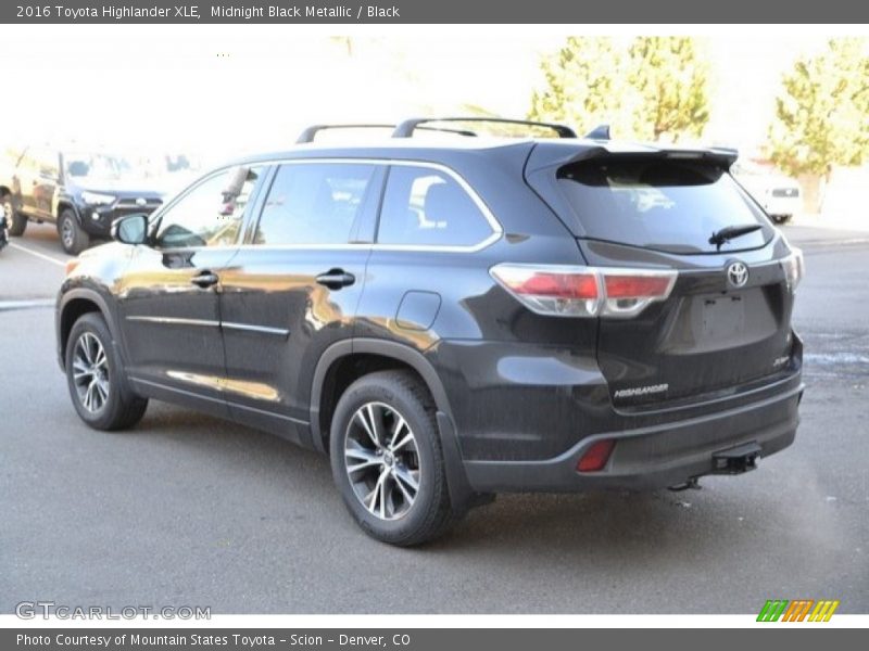 Midnight Black Metallic / Black 2016 Toyota Highlander XLE