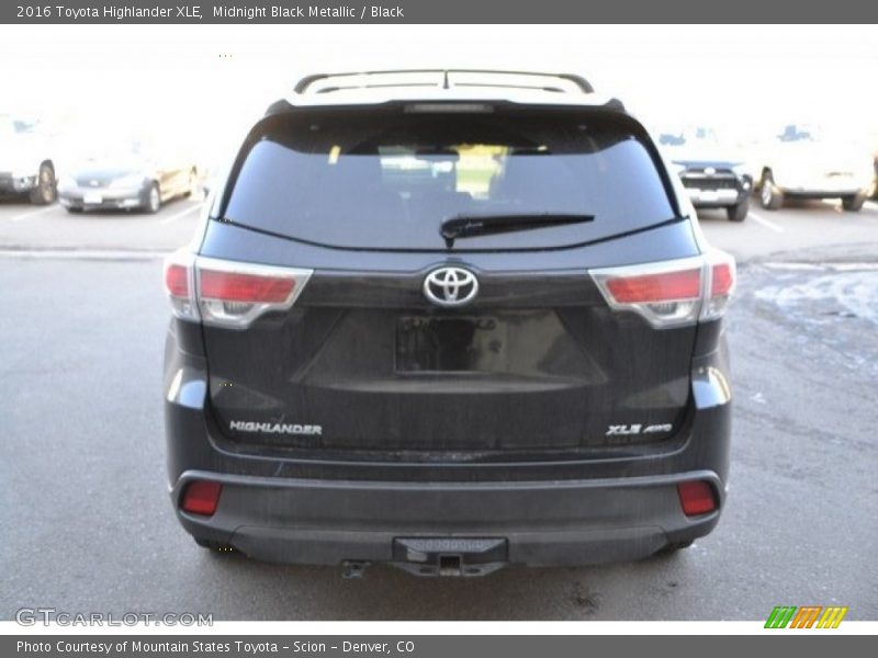 Midnight Black Metallic / Black 2016 Toyota Highlander XLE