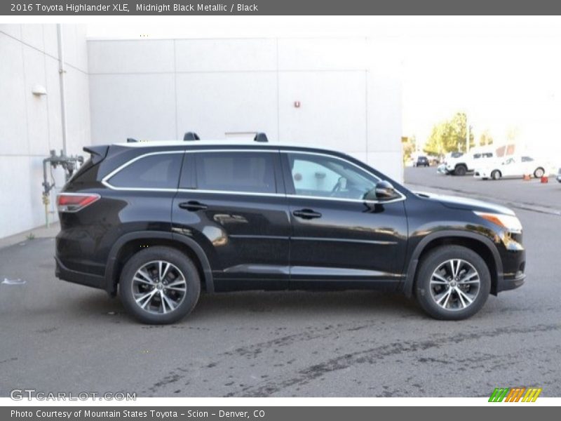Midnight Black Metallic / Black 2016 Toyota Highlander XLE