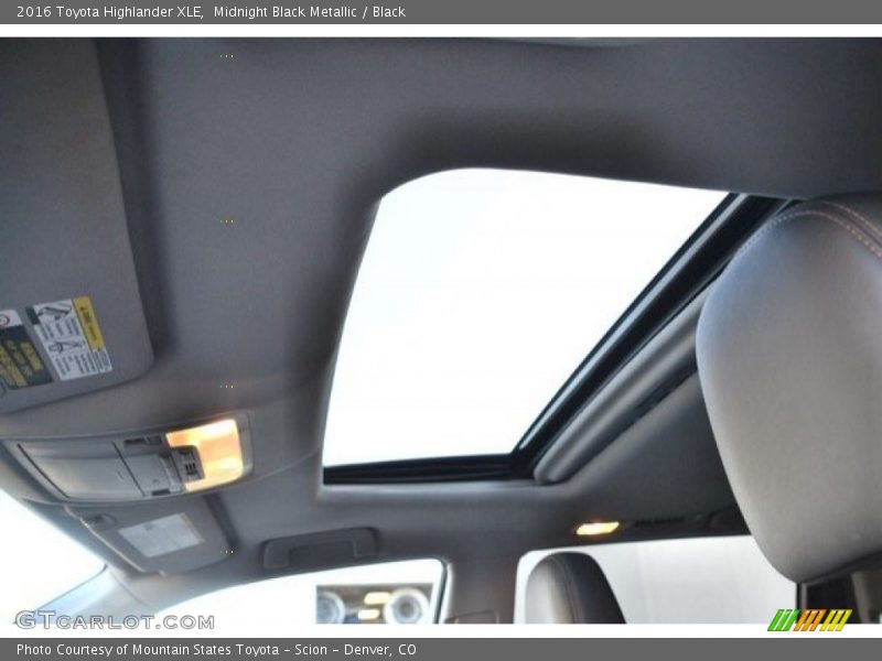 Midnight Black Metallic / Black 2016 Toyota Highlander XLE