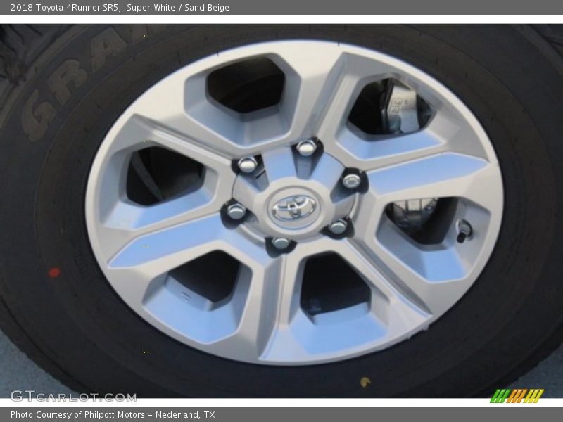 Super White / Sand Beige 2018 Toyota 4Runner SR5