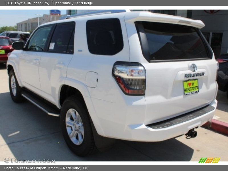 Super White / Sand Beige 2018 Toyota 4Runner SR5