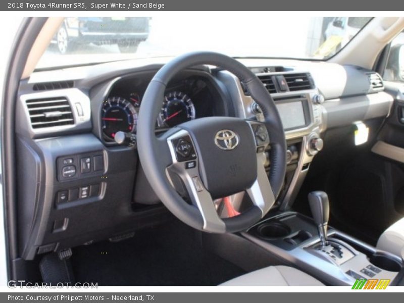 Super White / Sand Beige 2018 Toyota 4Runner SR5