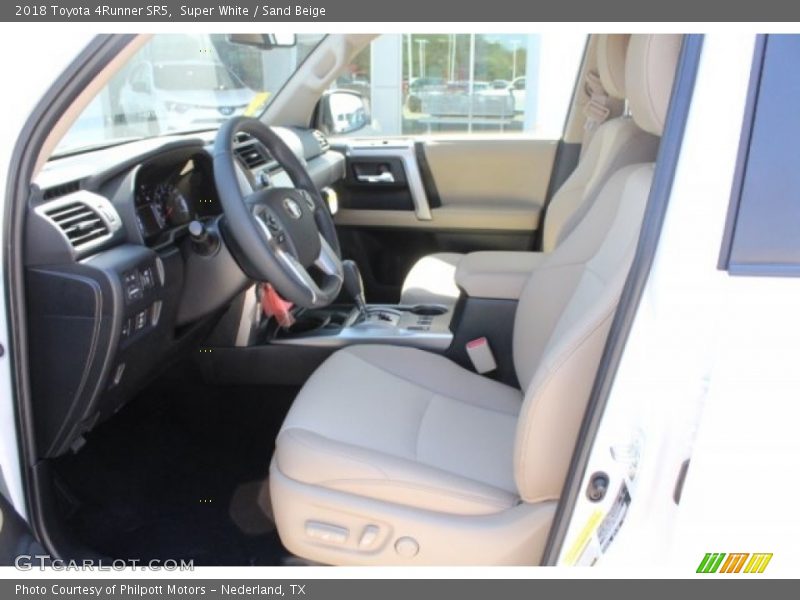 Super White / Sand Beige 2018 Toyota 4Runner SR5