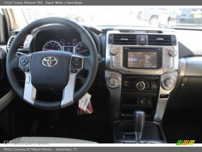 Super White / Sand Beige 2018 Toyota 4Runner SR5