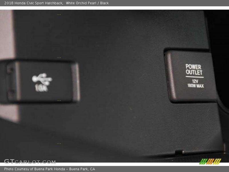 White Orchid Pearl / Black 2018 Honda Civic Sport Hatchback