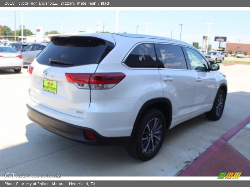 Blizzard White Pearl / Black 2018 Toyota Highlander XLE