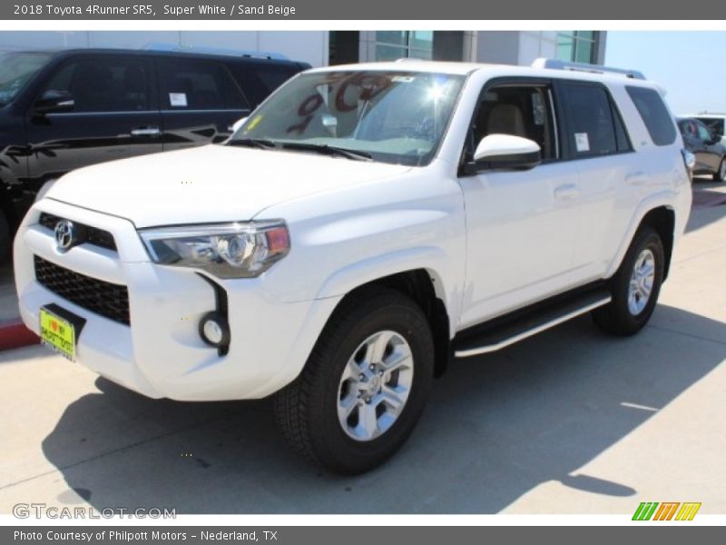 Super White / Sand Beige 2018 Toyota 4Runner SR5