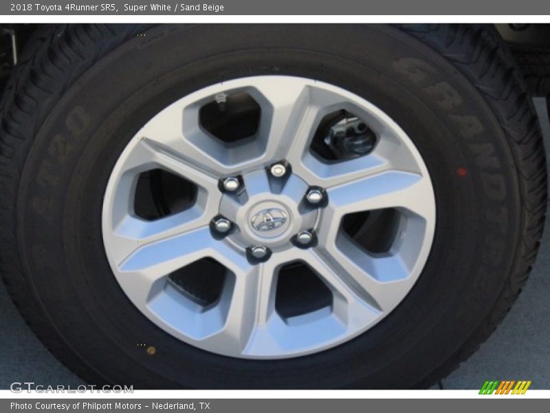 Super White / Sand Beige 2018 Toyota 4Runner SR5
