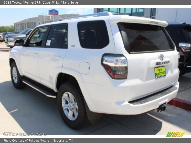 Super White / Sand Beige 2018 Toyota 4Runner SR5