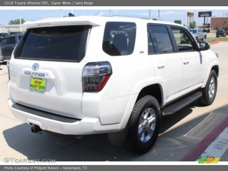 Super White / Sand Beige 2018 Toyota 4Runner SR5