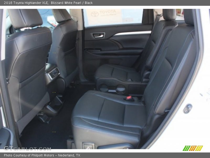 Blizzard White Pearl / Black 2018 Toyota Highlander XLE